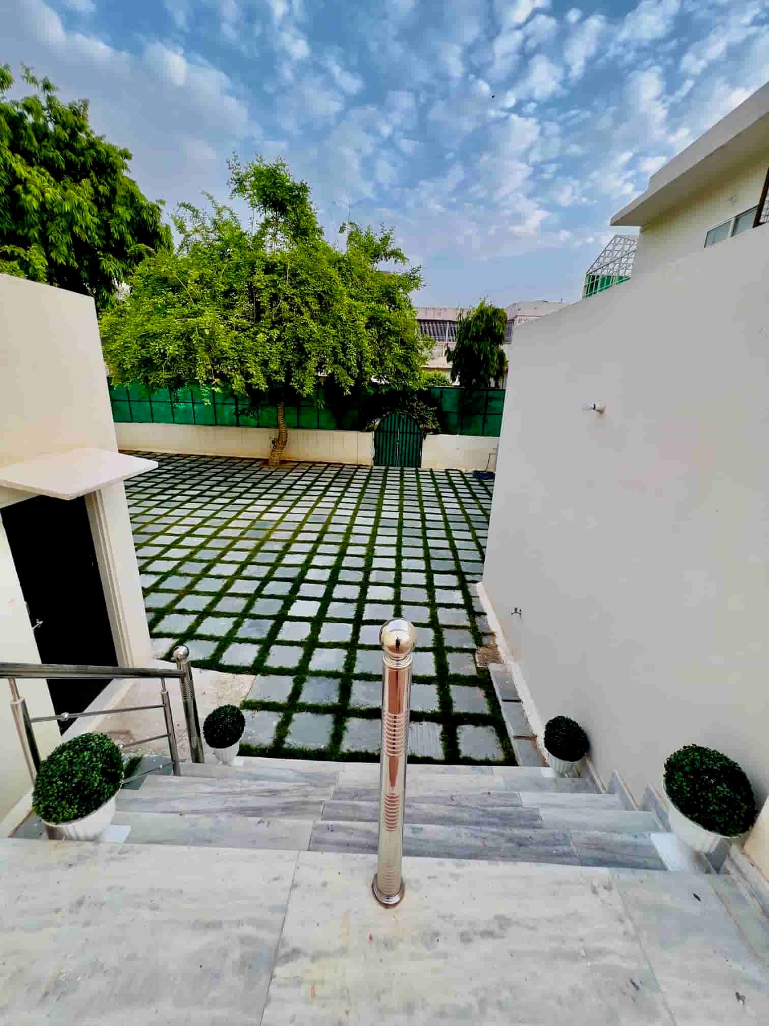 Main Image 6