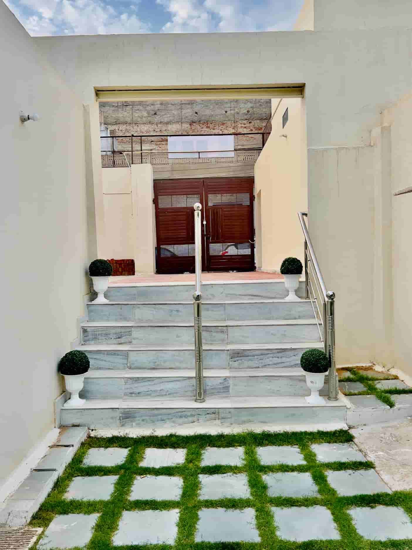 Main Image 6